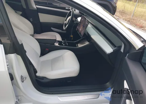 2020 Tesla Model 3 Performance z USA, uszkodzony, nr VIN 5YJ3E1ECXLF642125